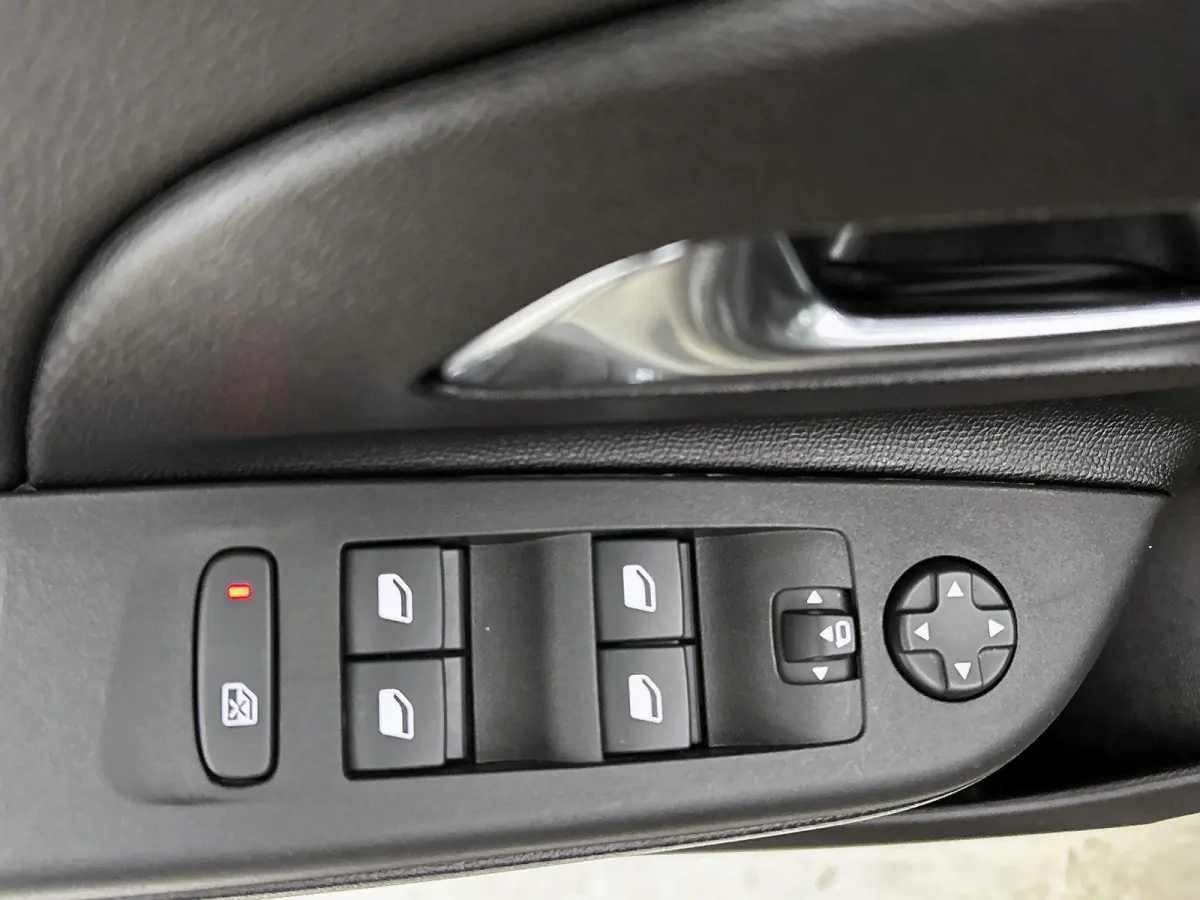 Electric 156pk Long Range GS 51 kWh Automaat | Navigatie | Camera | Climate Control | Dodehoekdetectie | Cruise Control | Getint Glas | Draadloze Telefoonlader | 17"LMV |