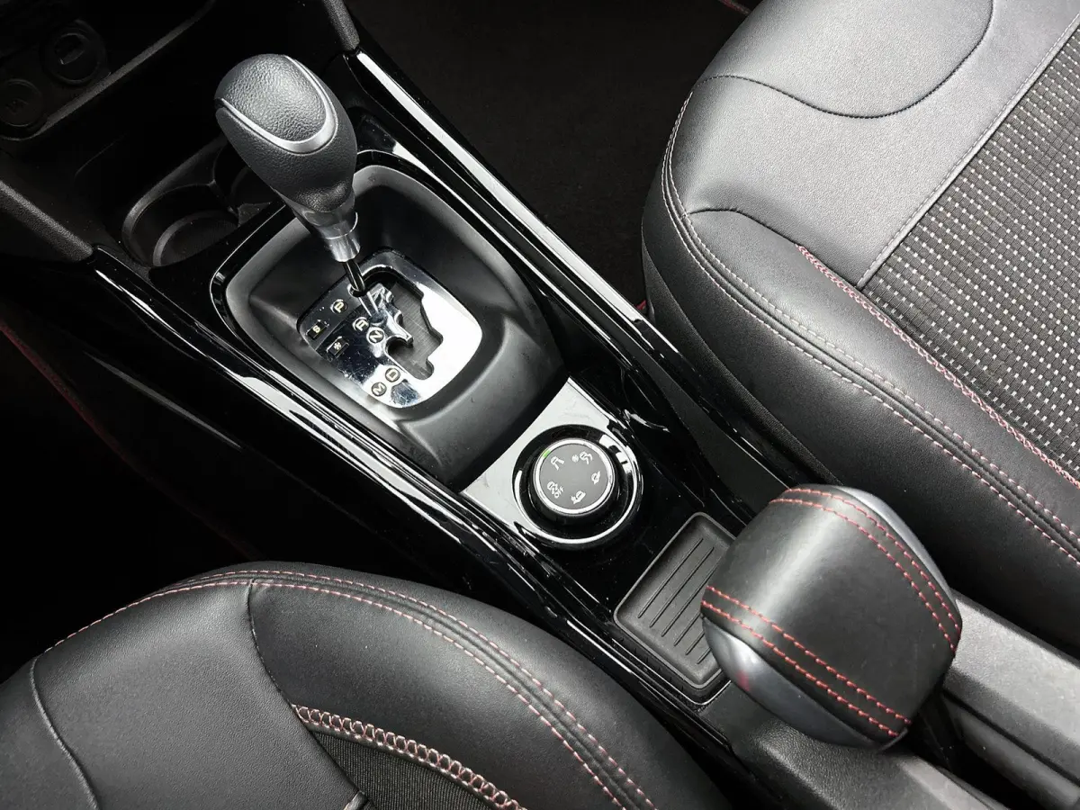 1.2 110pk GT-Line Automaat | Navigatie | Climate Control | Cruise Control | Camera | 17"LMV |