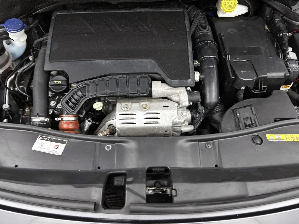 1.2 110pk GT-Line Automaat | Navigatie | Climate Control | Cruise Control | Camera | 17"LMV |