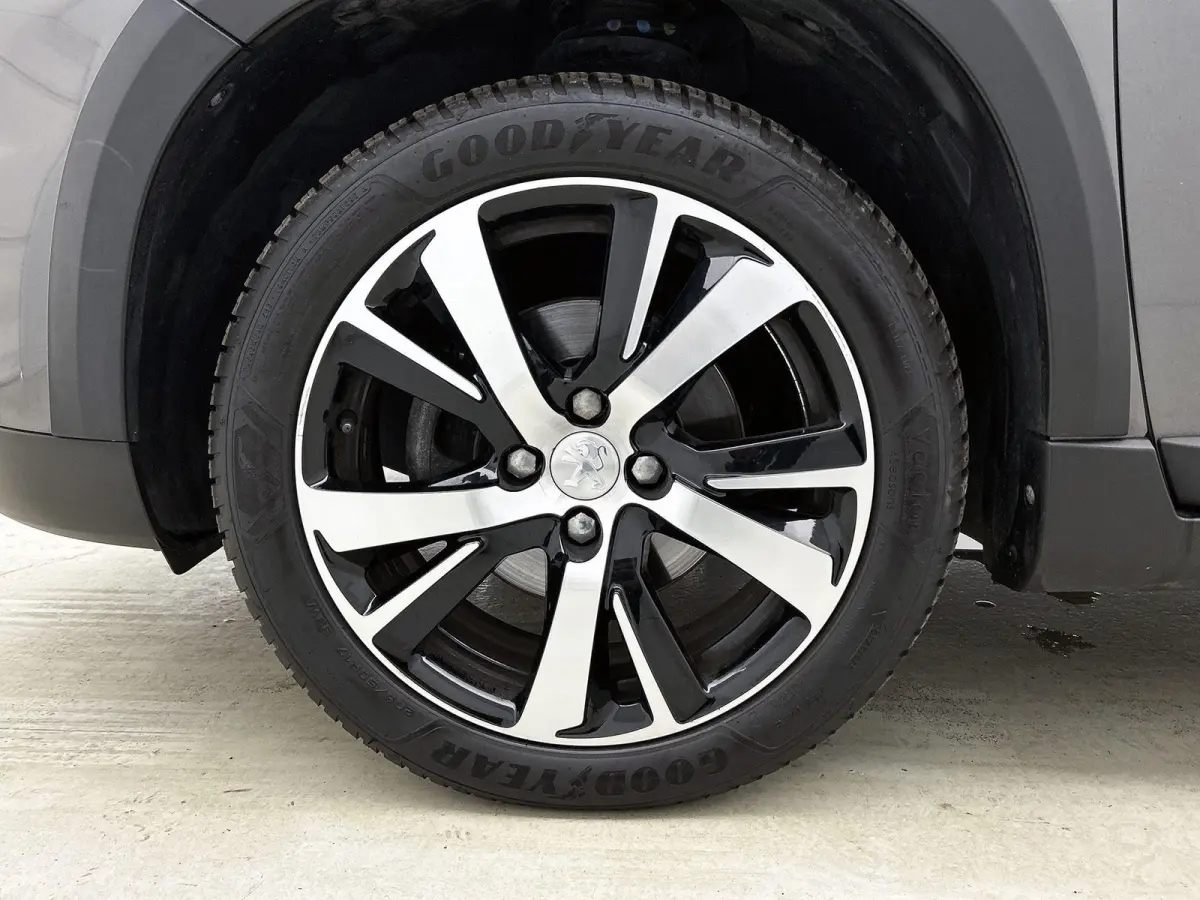 1.2 110pk GT-Line Automaat | Navigatie | Climate Control | Cruise Control | Camera | 17"LMV |