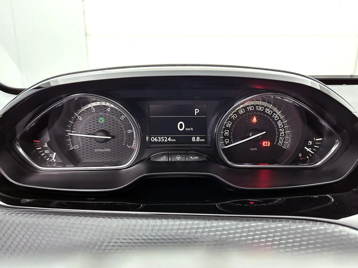 1.2 110pk GT-Line Automaat | Navigatie | Climate Control | Cruise Control | Camera | 17"LMV |