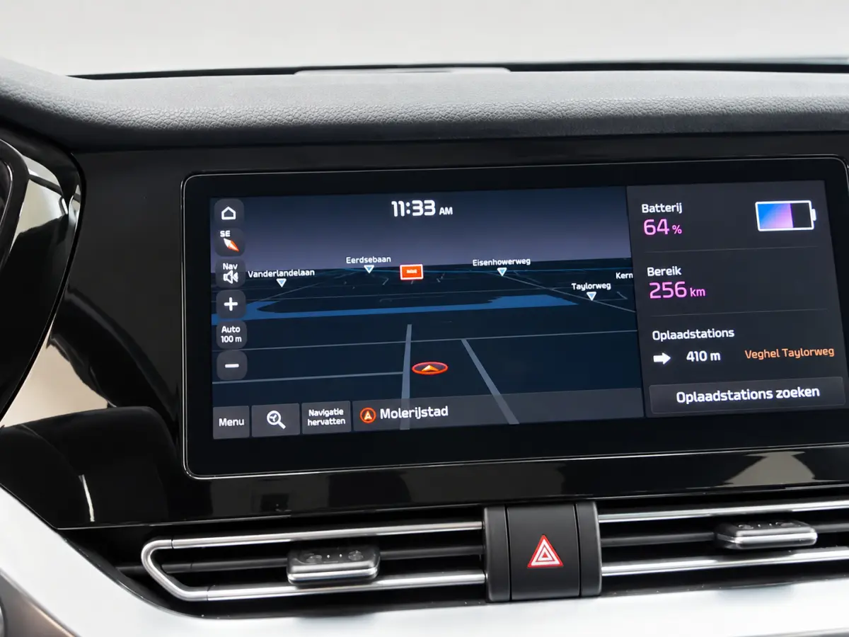 DynamicPlusLine 64 kWh | SOH 100% | 3 Fase laden | Schuif/kanteldak | Half Leder | Andriod Auto | Apple carplay | Navigatie