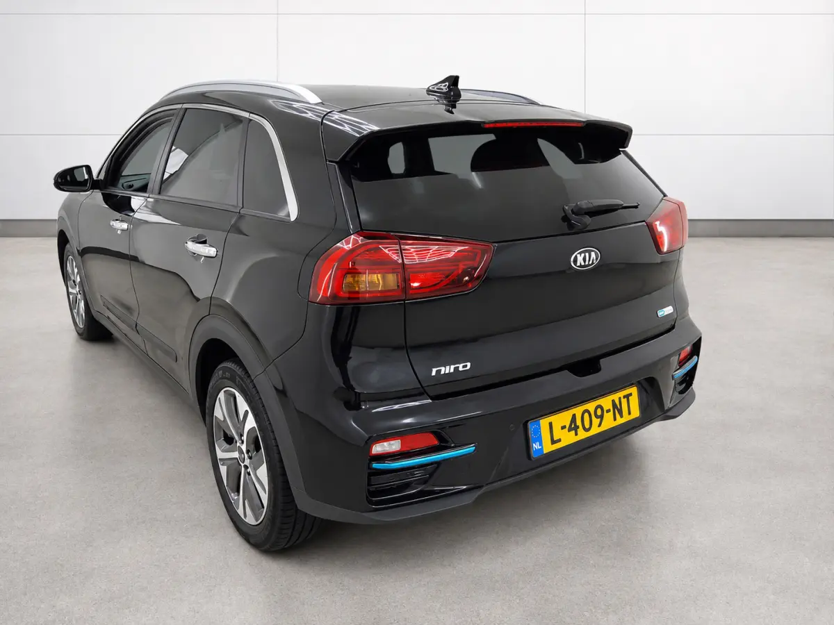 DynamicPlusLine 64 kWh | SOH 100% | 3 Fase laden | Schuif/kanteldak | Half Leder | Andriod Auto | Apple carplay | Navigatie