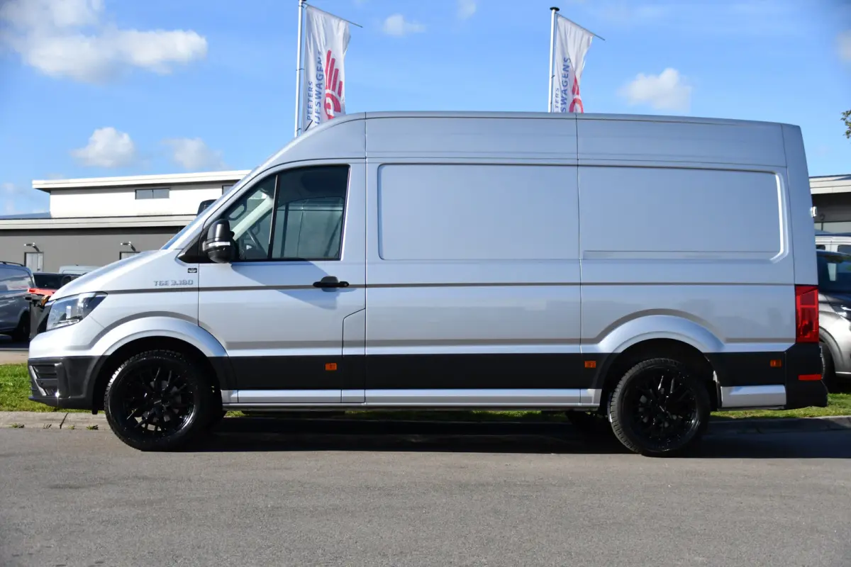 3.180 35 2.0 L3H3 PB Edition Camera, Cruise, Carplay, 177pk, Leder, Multimedia, Automaat, Geveerde stoel, Uniek!