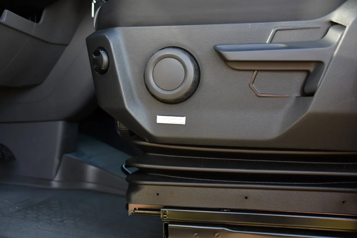 3.180 35 2.0 L3H3 PB Edition Camera, Cruise, Carplay, 177pk, Leder, Multimedia, Automaat, Geveerde stoel, Uniek!