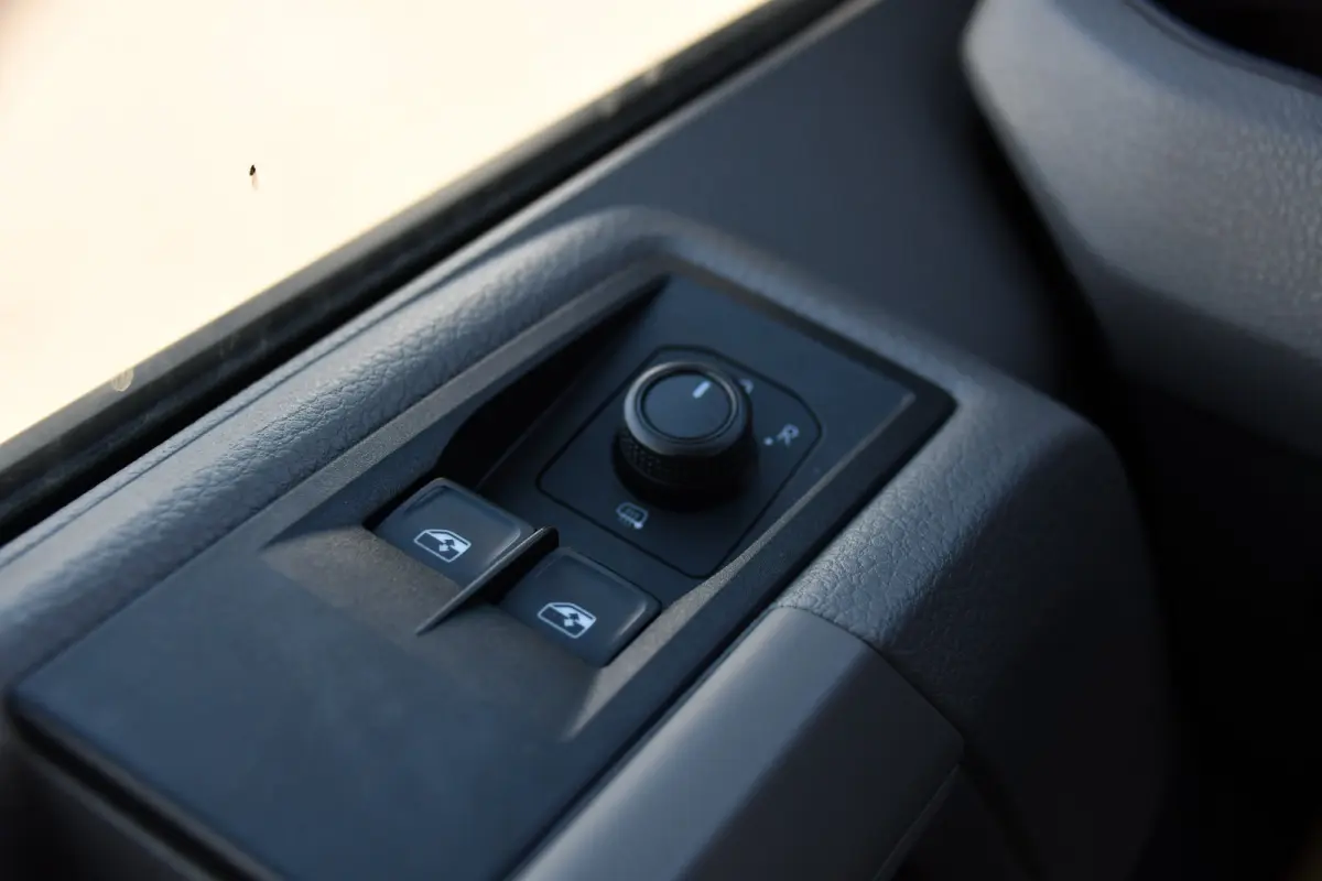 3.180 35 2.0 L3H3 PB Edition Camera, Cruise, Carplay, 177pk, Leder, Multimedia, Automaat, Geveerde stoel, Uniek!