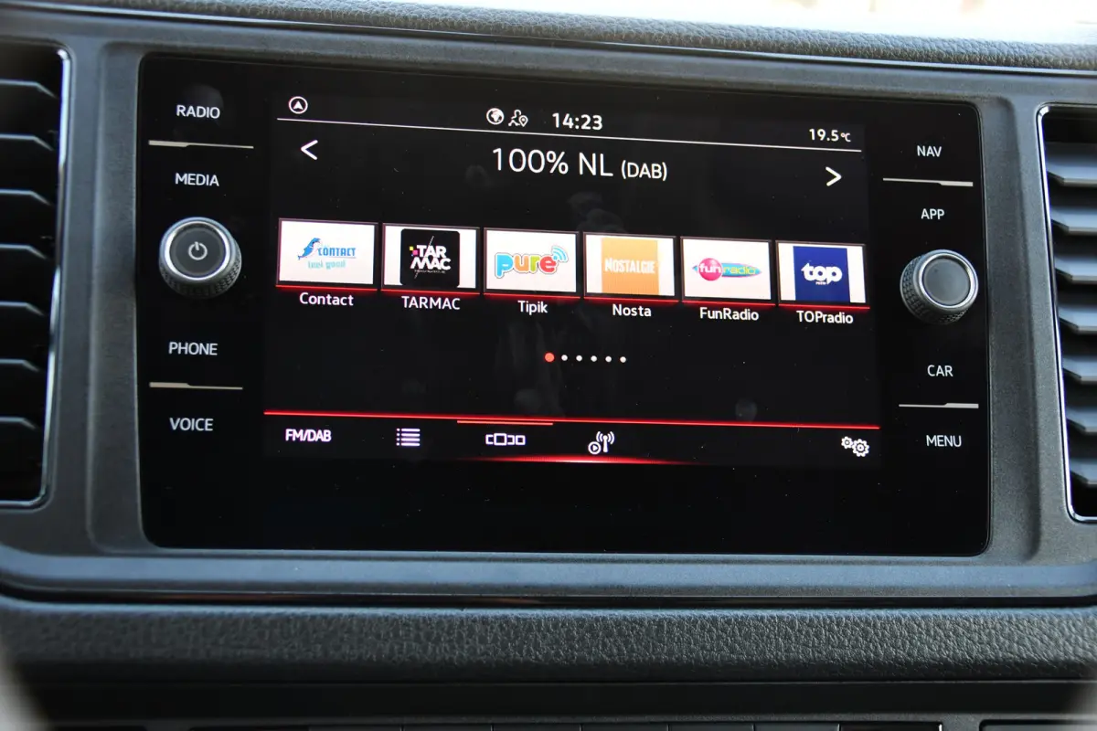 3.180 35 2.0 L3H3 PB Edition Camera, Cruise, Carplay, 177pk, Leder, Multimedia, Automaat, Geveerde stoel, Uniek!