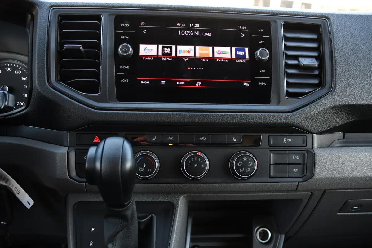 3.180 35 2.0 L3H3 PB Edition Camera, Cruise, Carplay, 177pk, Leder, Multimedia, Automaat, Geveerde stoel, Uniek!