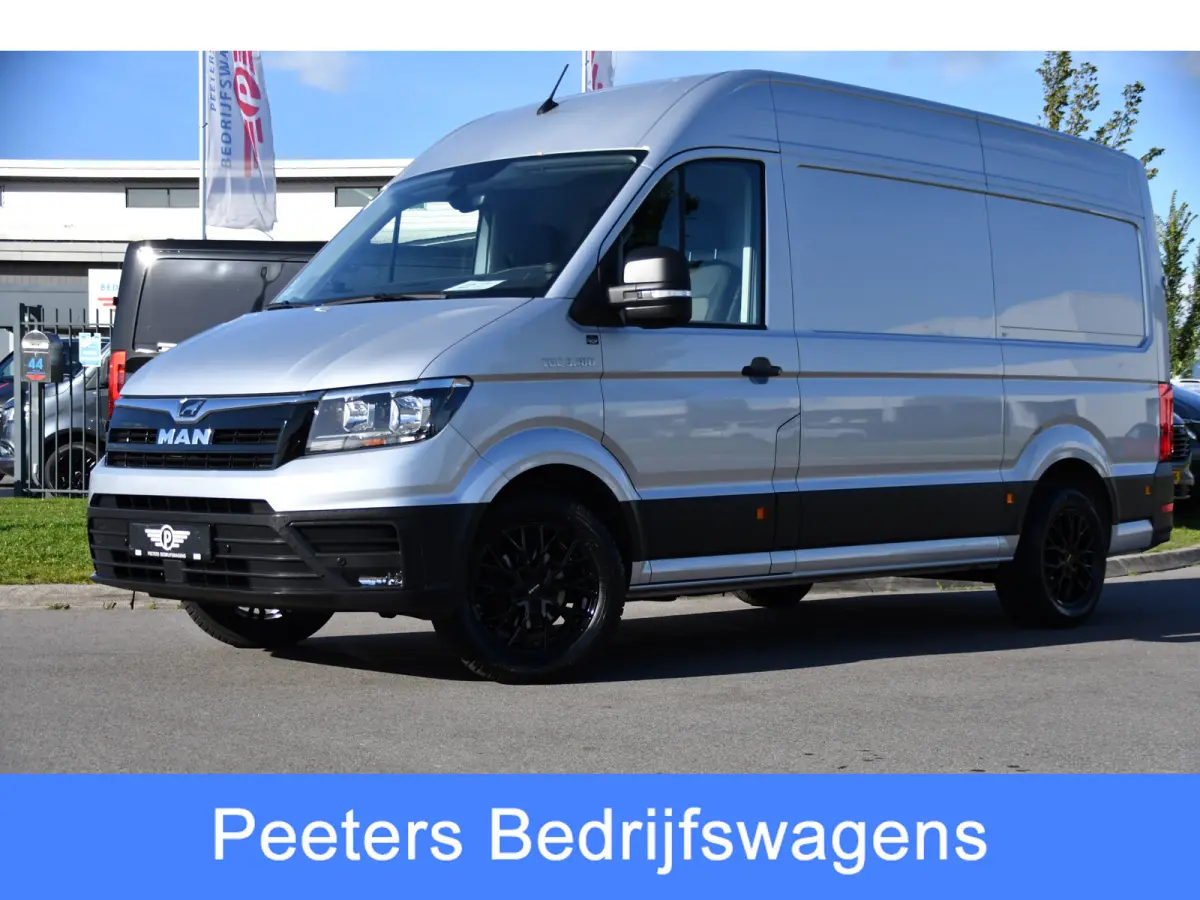 3.180 35 2.0 L3H3 PB Edition Camera, Cruise, Carplay, 177pk, Leder, Multimedia, Automaat, Geveerde stoel, Uniek!