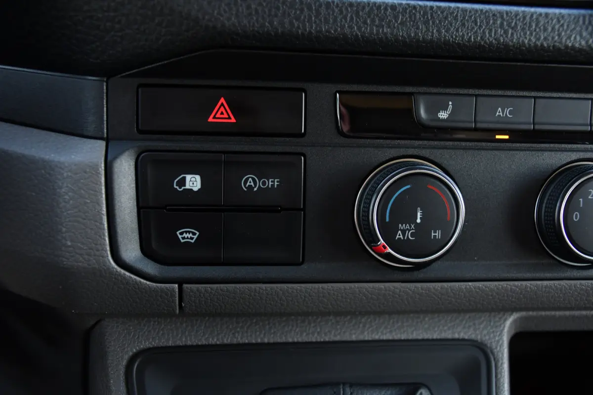 3.180 35 2.0 L3H3 PB Edition Camera, Cruise, Carplay, 177pk, Leder, Multimedia, Automaat, Geveerde stoel, Uniek!