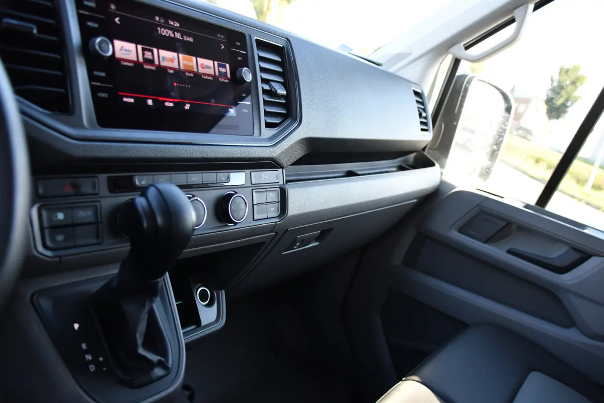 3.180 35 2.0 L3H3 PB Edition Camera, Cruise, Carplay, 177pk, Leder, Multimedia, Automaat, Geveerde stoel, Uniek!