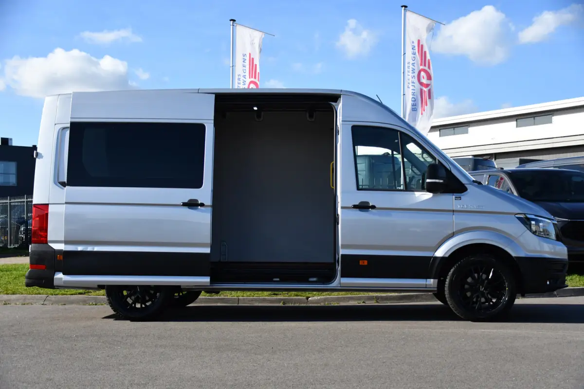 3.180 35 2.0 L3H3 PB Edition Camera, Cruise, Carplay, 177pk, Leder, Multimedia, Automaat, Geveerde stoel, Uniek!