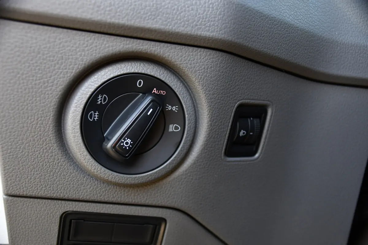 3.180 35 2.0 L3H3 PB Edition Camera, Cruise, Carplay, 177pk, Leder, Multimedia, Automaat, Geveerde stoel, Uniek!