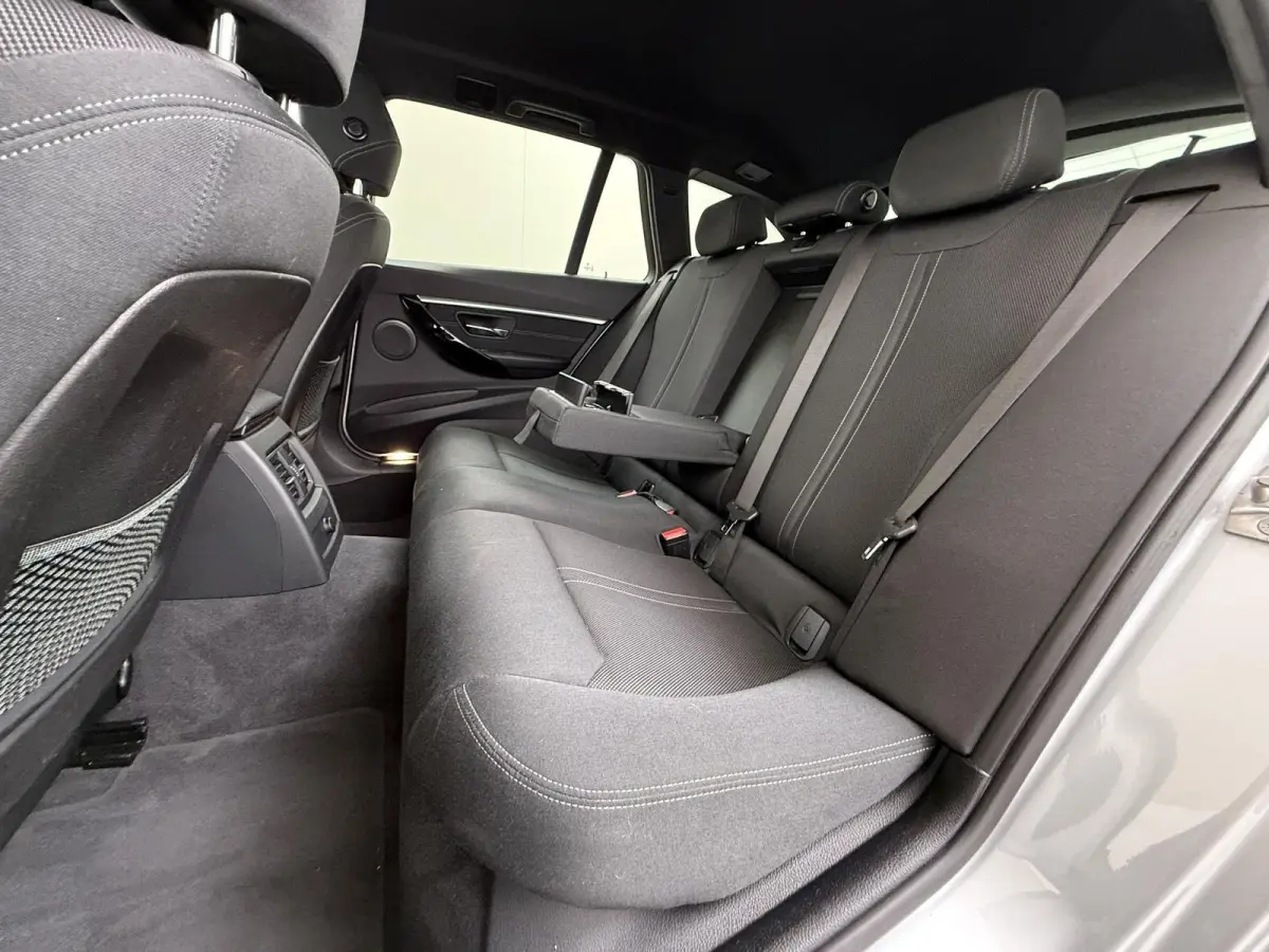 320i Executive