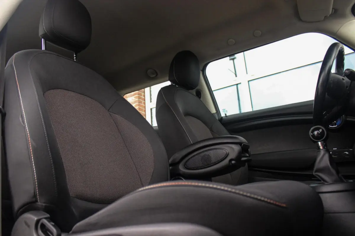 1.5 One Pepper | Dealer onderhouden | Origineel NL | Cruise control | Sportstuur | Navigatie | Climate control | Lichtpakket | Excitement pakket | Verkeersinformatie
