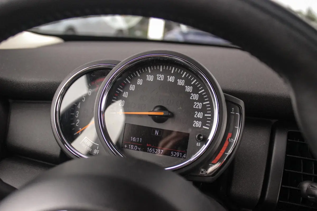 1.5 One Pepper | Dealer onderhouden | Origineel NL | Cruise control | Sportstuur | Navigatie | Climate control | Lichtpakket | Excitement pakket | Verkeersinformatie