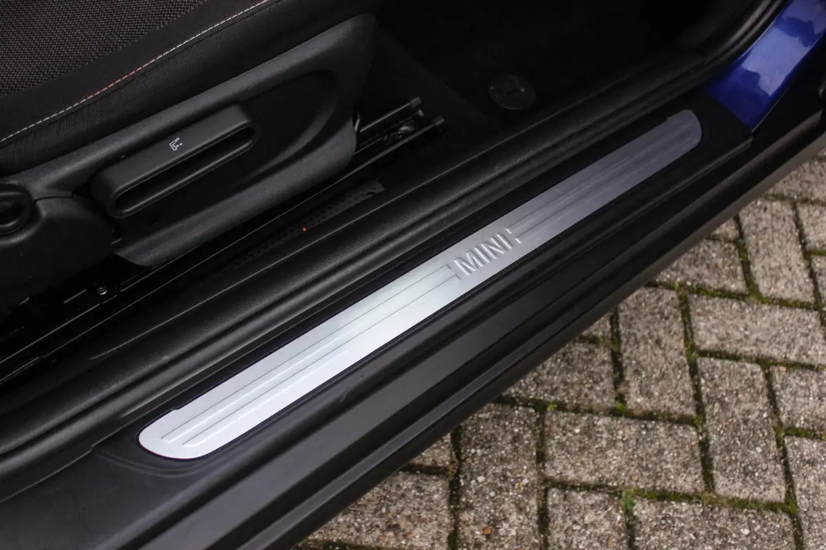 1.5 One Pepper | Dealer onderhouden | Origineel NL | Cruise control | Sportstuur | Navigatie | Climate control | Lichtpakket | Excitement pakket | Verkeersinformatie