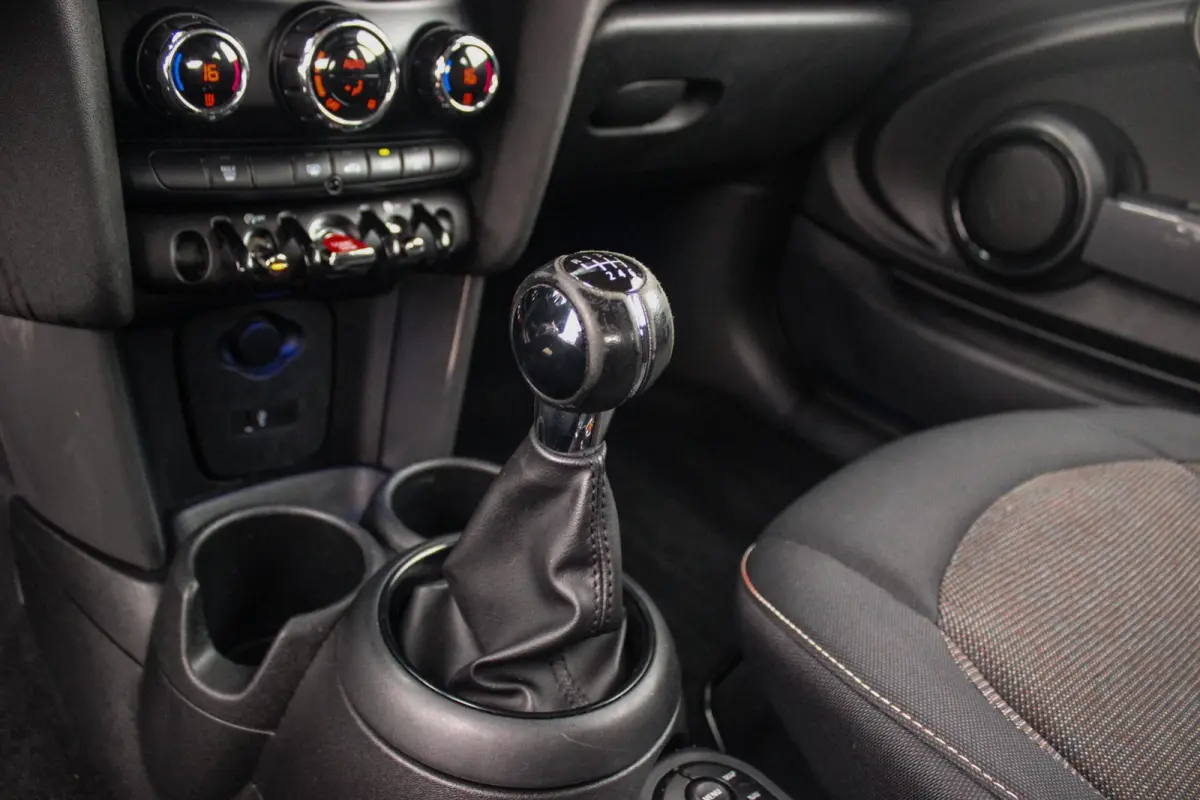 1.5 One Pepper | Dealer onderhouden | Origineel NL | Cruise control | Sportstuur | Navigatie | Climate control | Lichtpakket | Excitement pakket | Verkeersinformatie