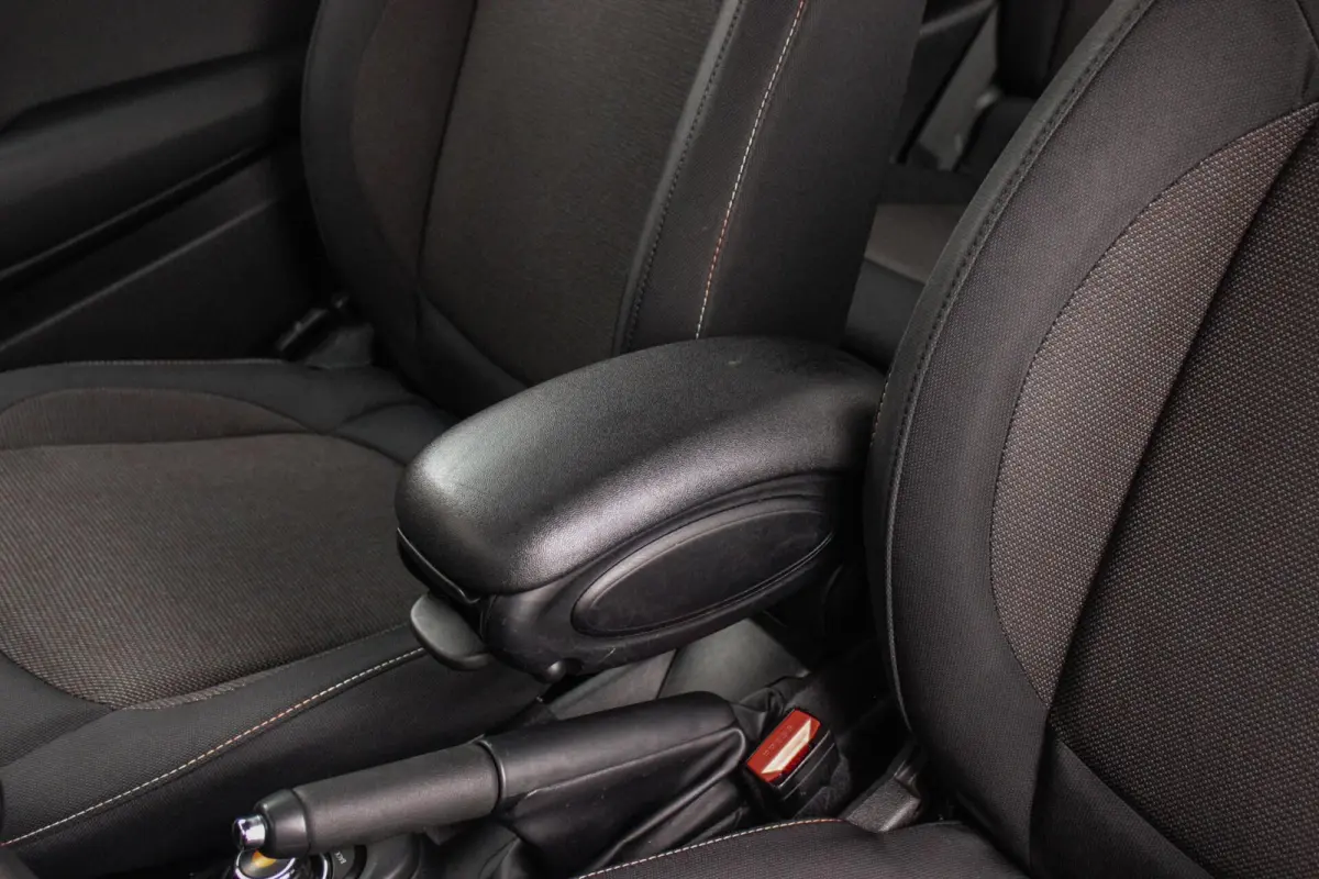 1.5 One Pepper | Dealer onderhouden | Origineel NL | Cruise control | Sportstuur | Navigatie | Climate control | Lichtpakket | Excitement pakket | Verkeersinformatie