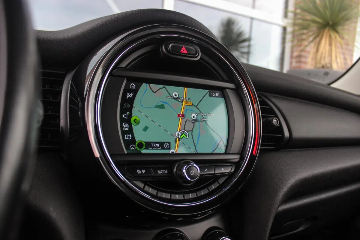 1.5 One Pepper | Dealer onderhouden | Origineel NL | Cruise control | Sportstuur | Navigatie | Climate control | Lichtpakket | Excitement pakket | Verkeersinformatie