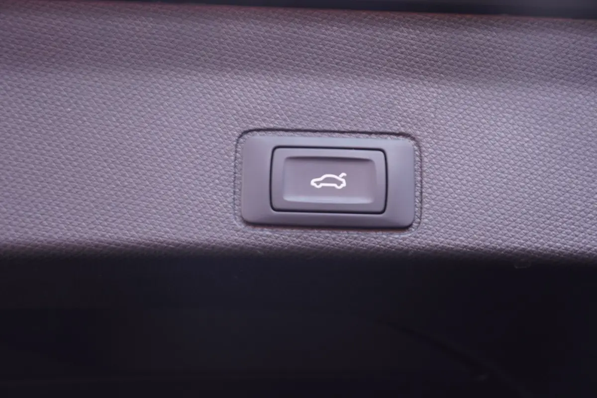 1.5 TSI e-Hybrid VZ Performance - PANODAK - TREKHAAK - SENNHEISER - HEAD UP -