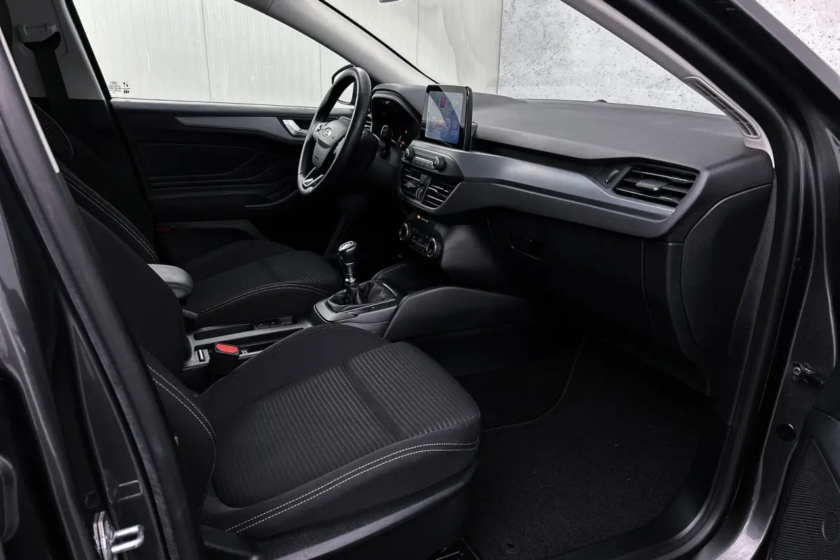 1.0 EcoBoost Hybrid | Camera | Stoelverwarming | LED koplampen