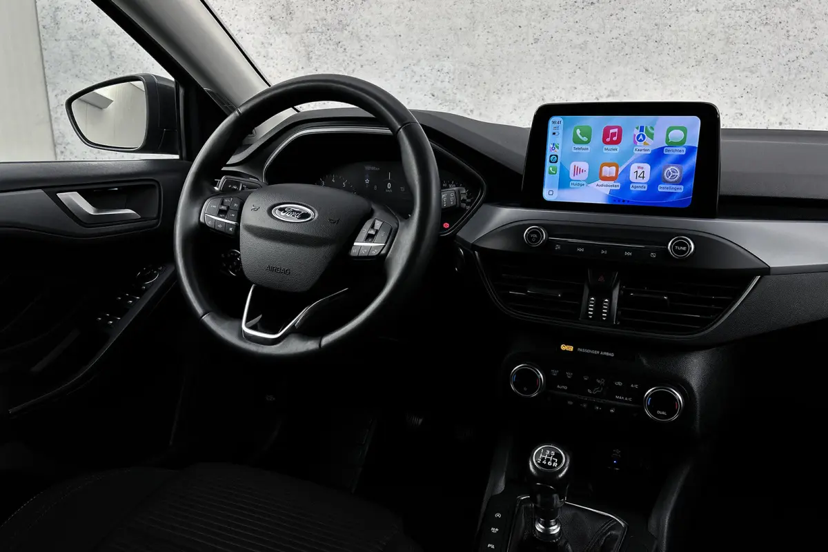 1.0 EcoBoost Hybrid | Camera | Stoelverwarming | LED koplampen
