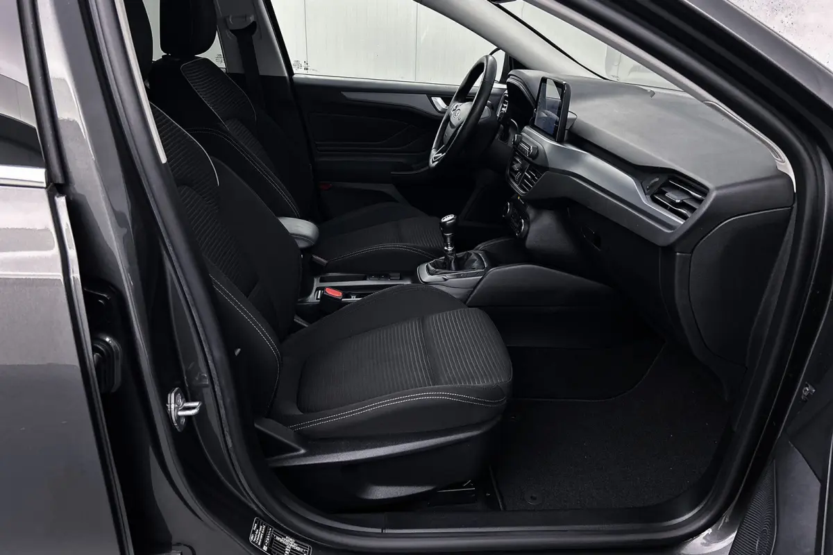 1.0 EcoBoost Hybrid | Camera | Stoelverwarming | LED koplampen