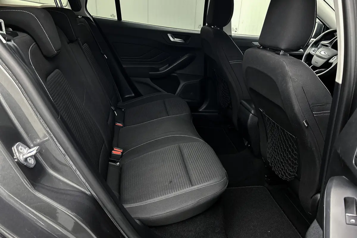 1.0 EcoBoost Hybrid | Camera | Stoelverwarming | LED koplampen