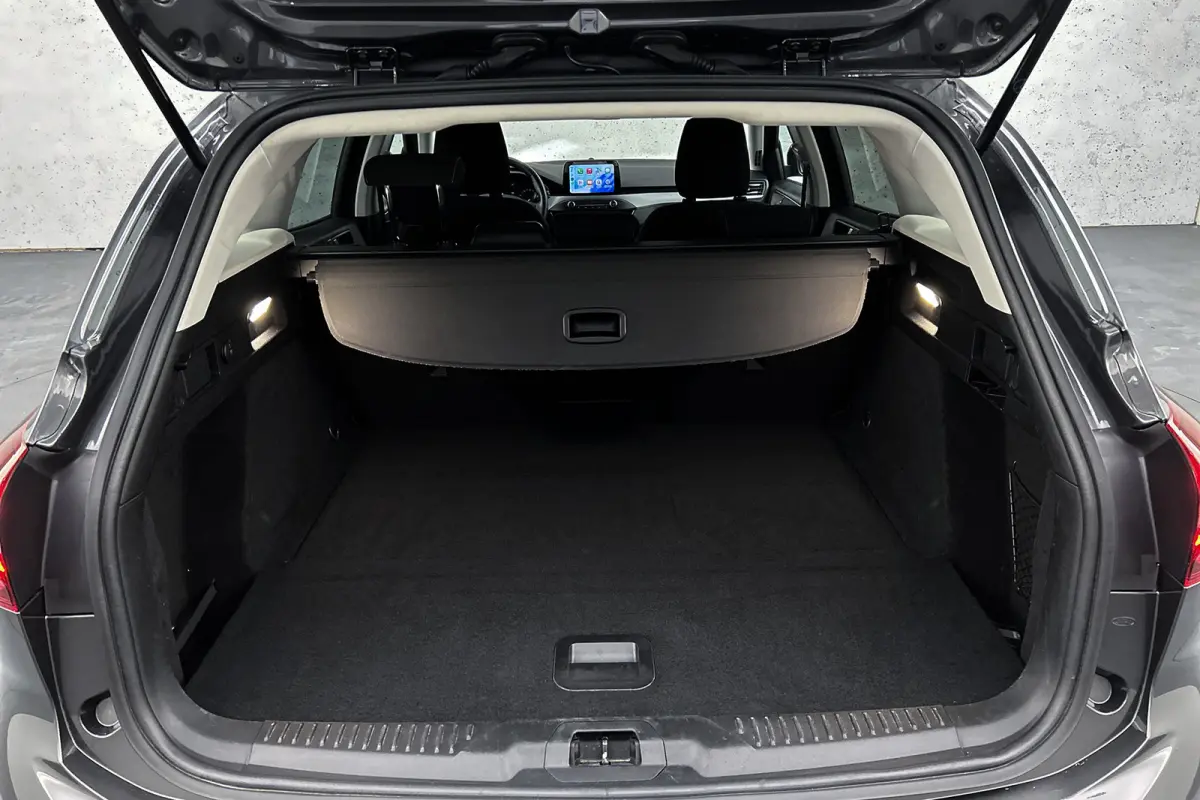 1.0 EcoBoost Hybrid | Camera | Stoelverwarming | LED koplampen