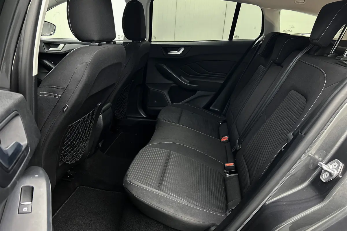 1.0 EcoBoost Hybrid | Camera | Stoelverwarming | LED koplampen