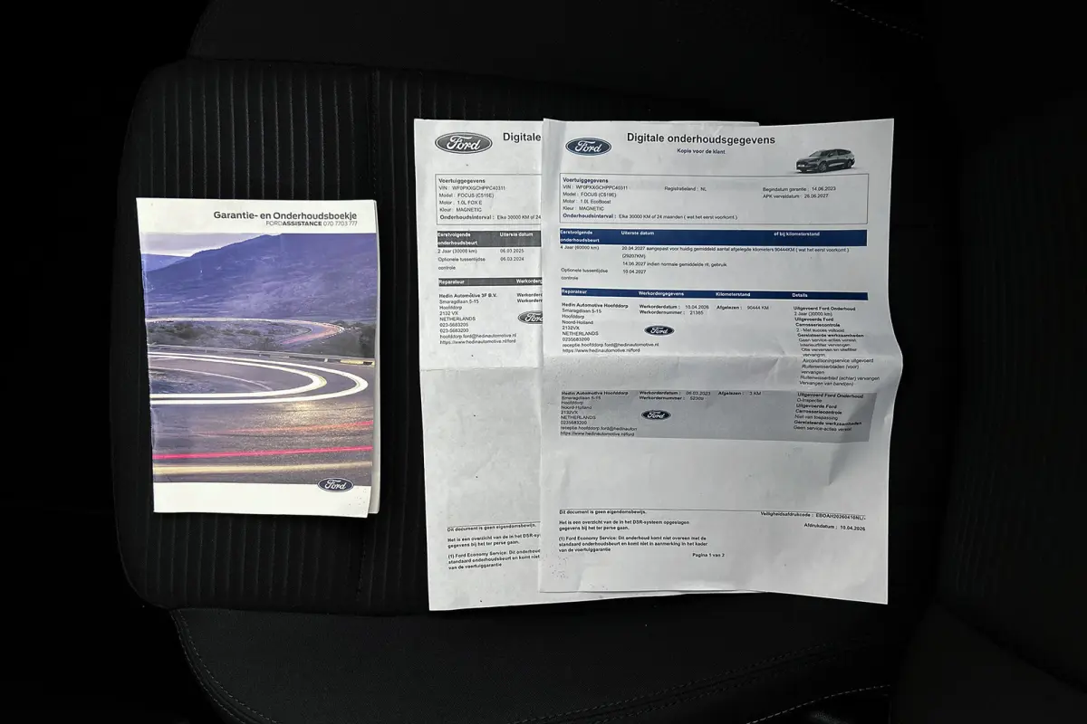 1.0 EcoBoost Hybrid | Camera | Stoelverwarming | LED koplampen