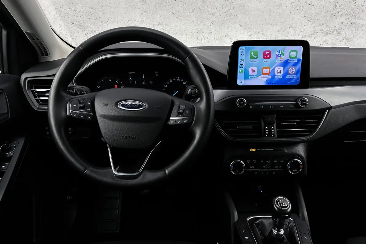 1.0 EcoBoost Hybrid | Camera | Stoelverwarming | LED koplampen