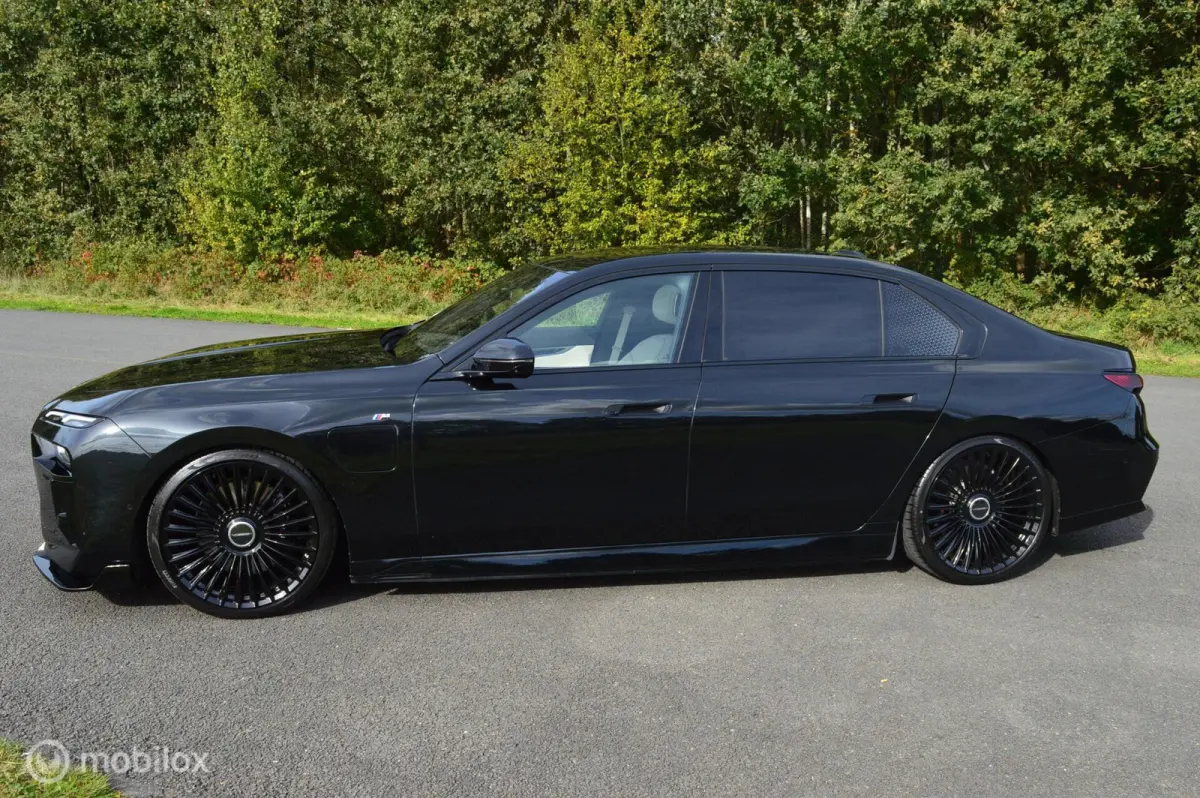 750e Individual / M-Sport / Skylounge/ 22″ /B&W