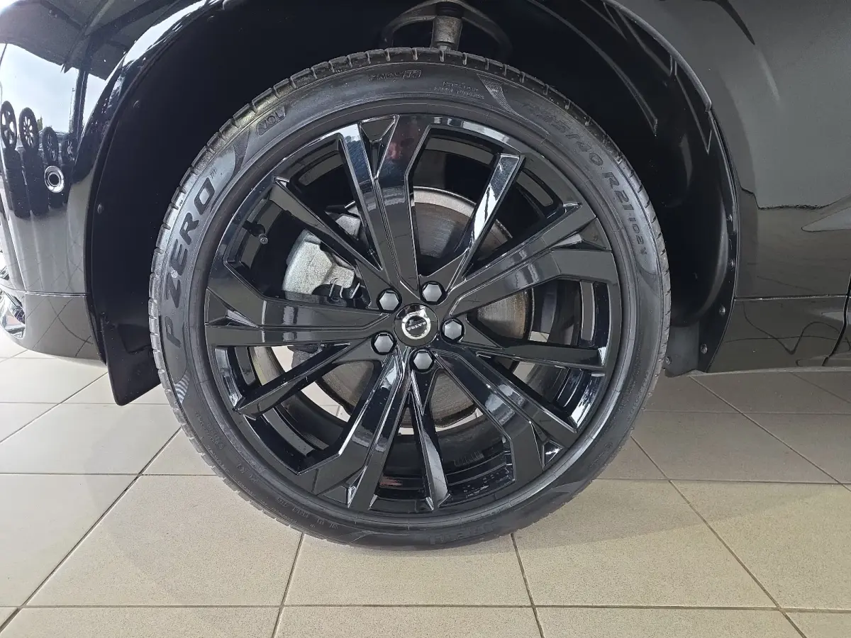 2.0 T8 Plug-in hybrid AWD BLACK EDITION (335kW/455PK) ** PANO, TREKH, ACC, HuD, 21-inch LMV ** 31k onder NP - UNFALLFREI ** ** INFORMEER OOK NAAR ONZE AANTREKKELIJKE FINANCIAL-LEASE TARIEVEN