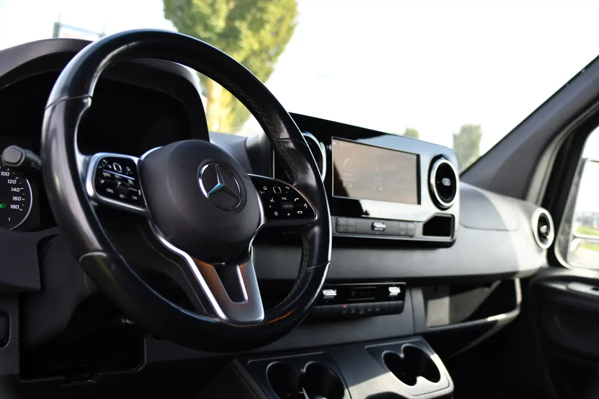 319 1.9 CDI L2H2 RWD AMG Black Edition 360 Camera, Cruise, LED, 3500kg Trekhaak, Carplay, Leder, 10,5'' Mbux, 190pk, Automaat, NAVI, Uniek!