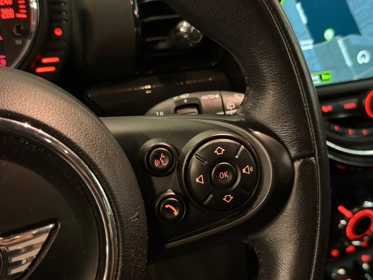 1.5 Cooper Business AIRCO/NAVI/CRUISE/PDC/ISOFIX/MULTIMEDIA/NAP/12-MND-GARANTIE