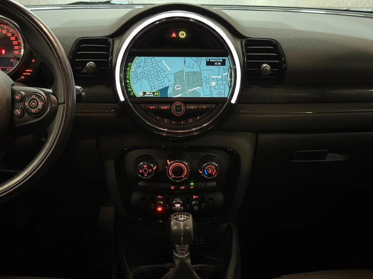 1.5 Cooper Business AIRCO/NAVI/CRUISE/PDC/ISOFIX/MULTIMEDIA/NAP/12-MND-GARANTIE