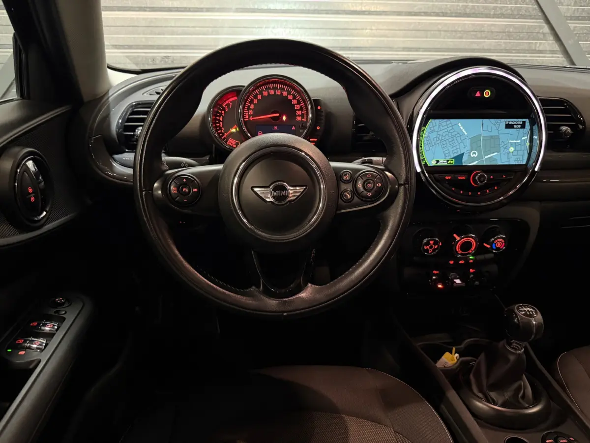 1.5 Cooper Business AIRCO/NAVI/CRUISE/PDC/ISOFIX/MULTIMEDIA/NAP/12-MND-GARANTIE