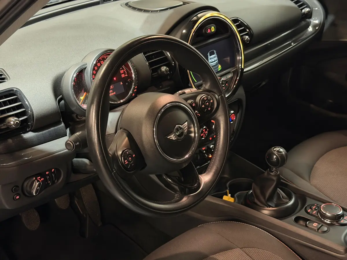 1.5 Cooper Business AIRCO/NAVI/CRUISE/PDC/ISOFIX/MULTIMEDIA/NAP/12-MND-GARANTIE
