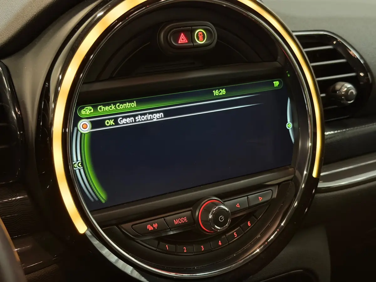 1.5 Cooper Business AIRCO/NAVI/CRUISE/PDC/ISOFIX/MULTIMEDIA/NAP/12-MND-GARANTIE
