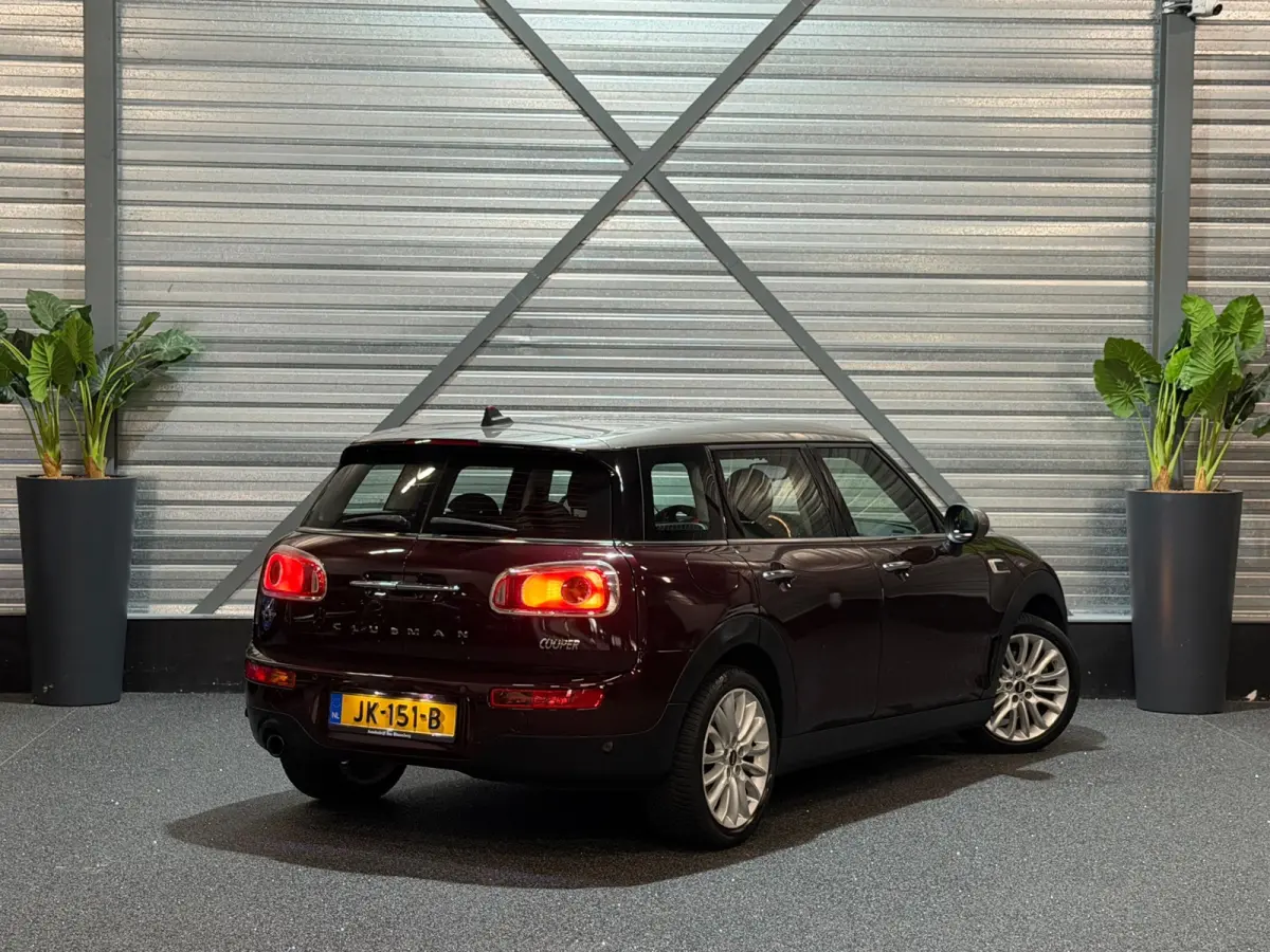 1.5 Cooper Business AIRCO/NAVI/CRUISE/PDC/ISOFIX/MULTIMEDIA/NAP/12-MND-GARANTIE