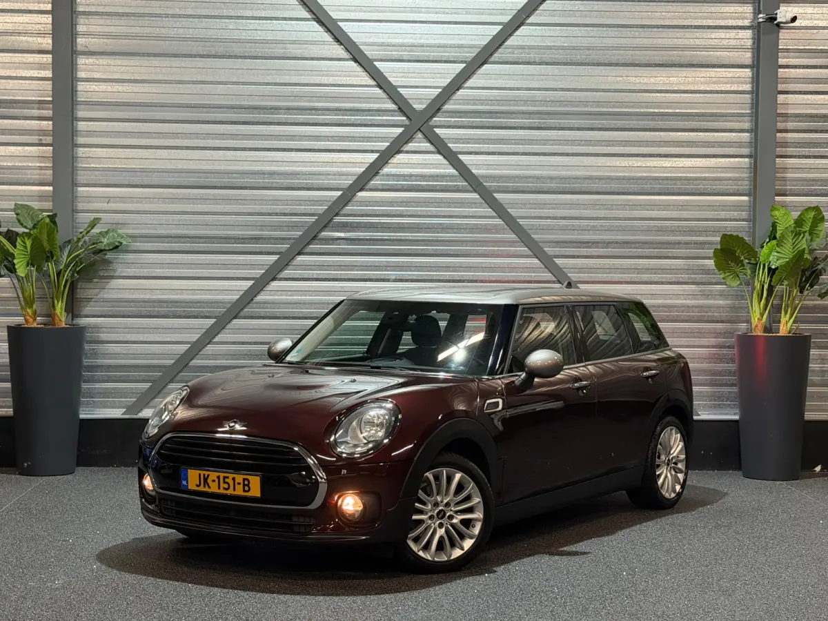 1.5 Cooper Business AIRCO/NAVI/CRUISE/PDC/ISOFIX/MULTIMEDIA/NAP/12-MND-GARANTIE