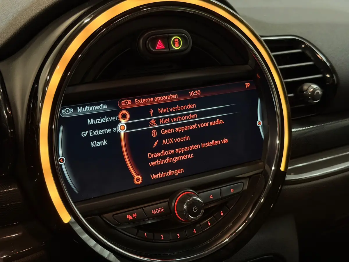 1.5 Cooper Business AIRCO/NAVI/CRUISE/PDC/ISOFIX/MULTIMEDIA/NAP/12-MND-GARANTIE