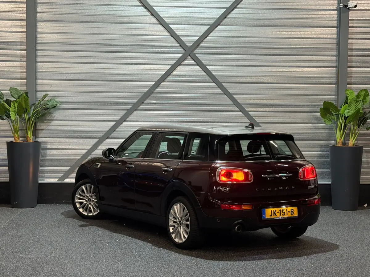 1.5 Cooper Business AIRCO/NAVI/CRUISE/PDC/ISOFIX/MULTIMEDIA/NAP/12-MND-GARANTIE