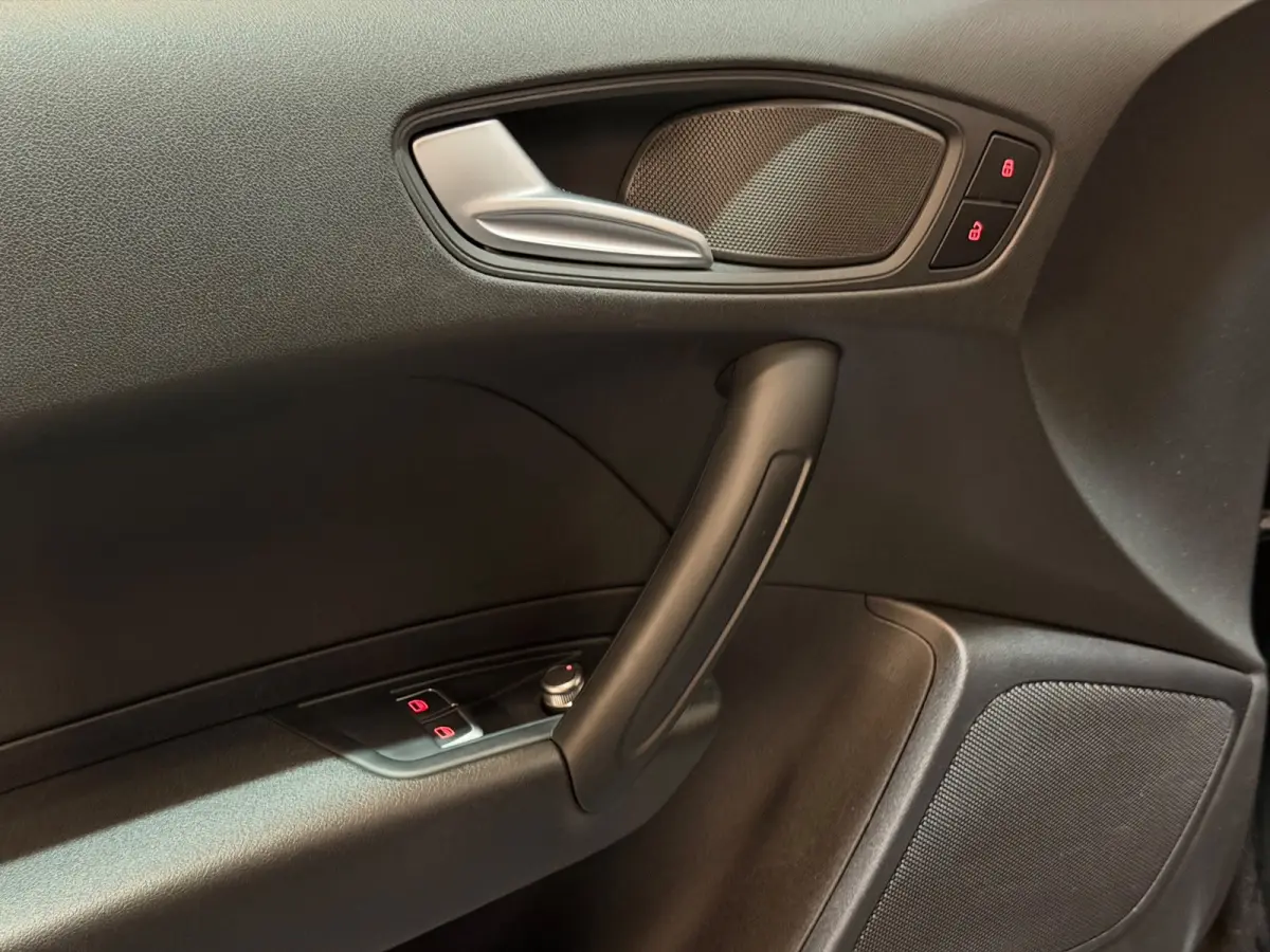 1.0 TFSI AIRCO/NAVI/PDC/MULTIMEDIA/CLIMATE/3-DEURS/APK/12-MND-GARANTIE
