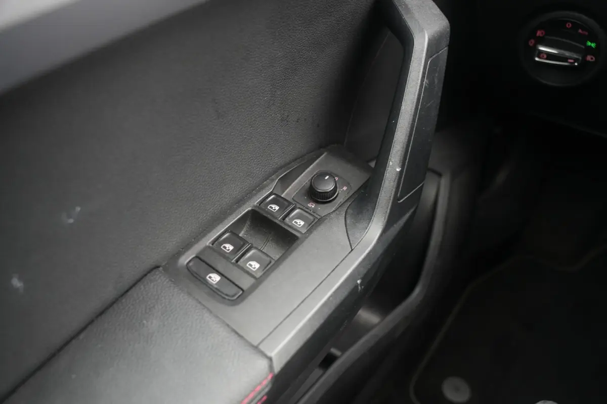 1.0 TSI Xcellence Business Intense