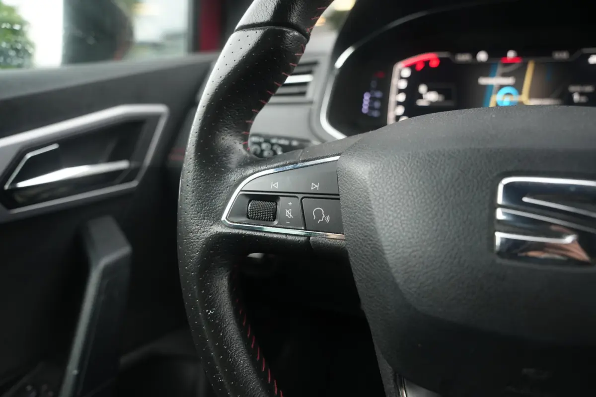 1.0 TSI Xcellence Business Intense