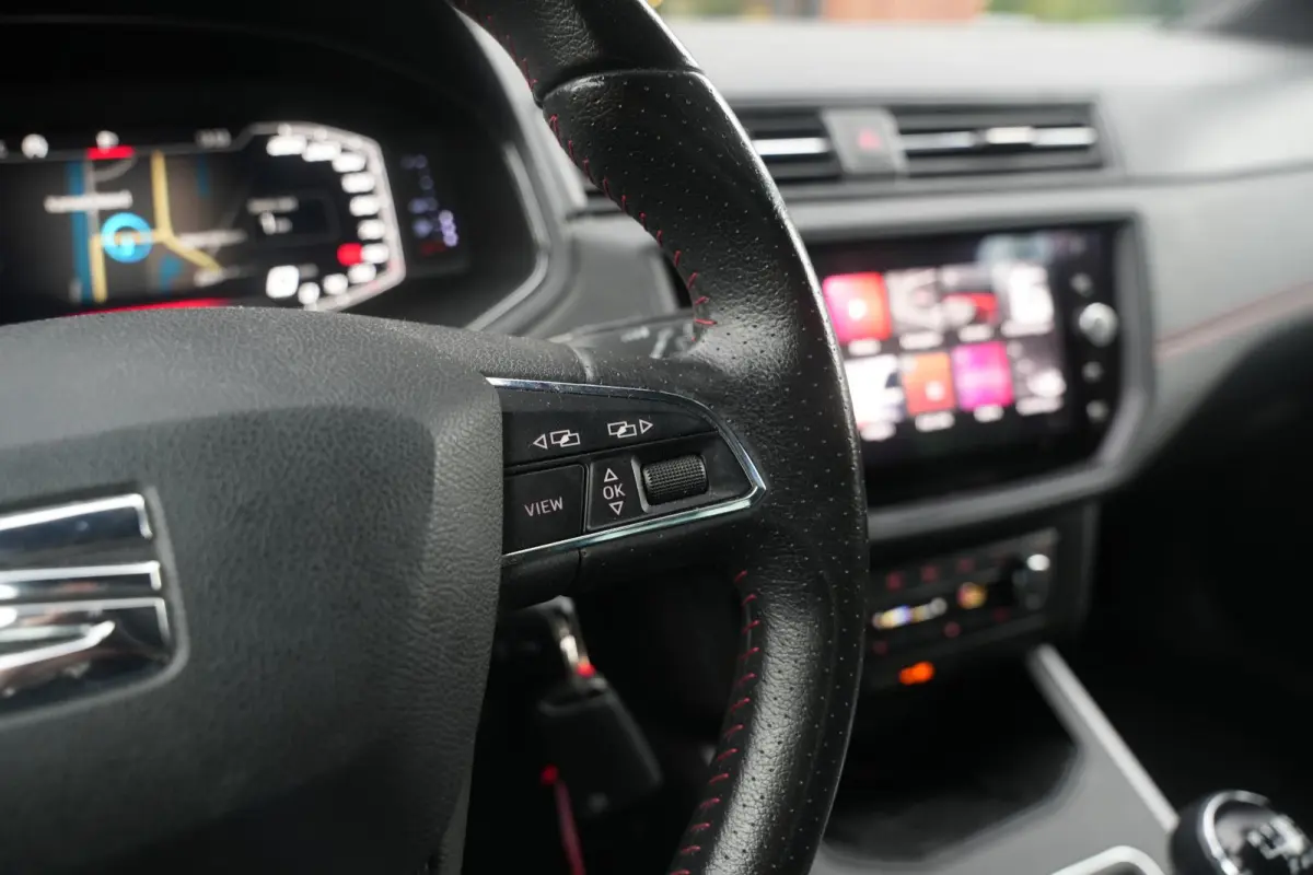 1.0 TSI Xcellence Business Intense