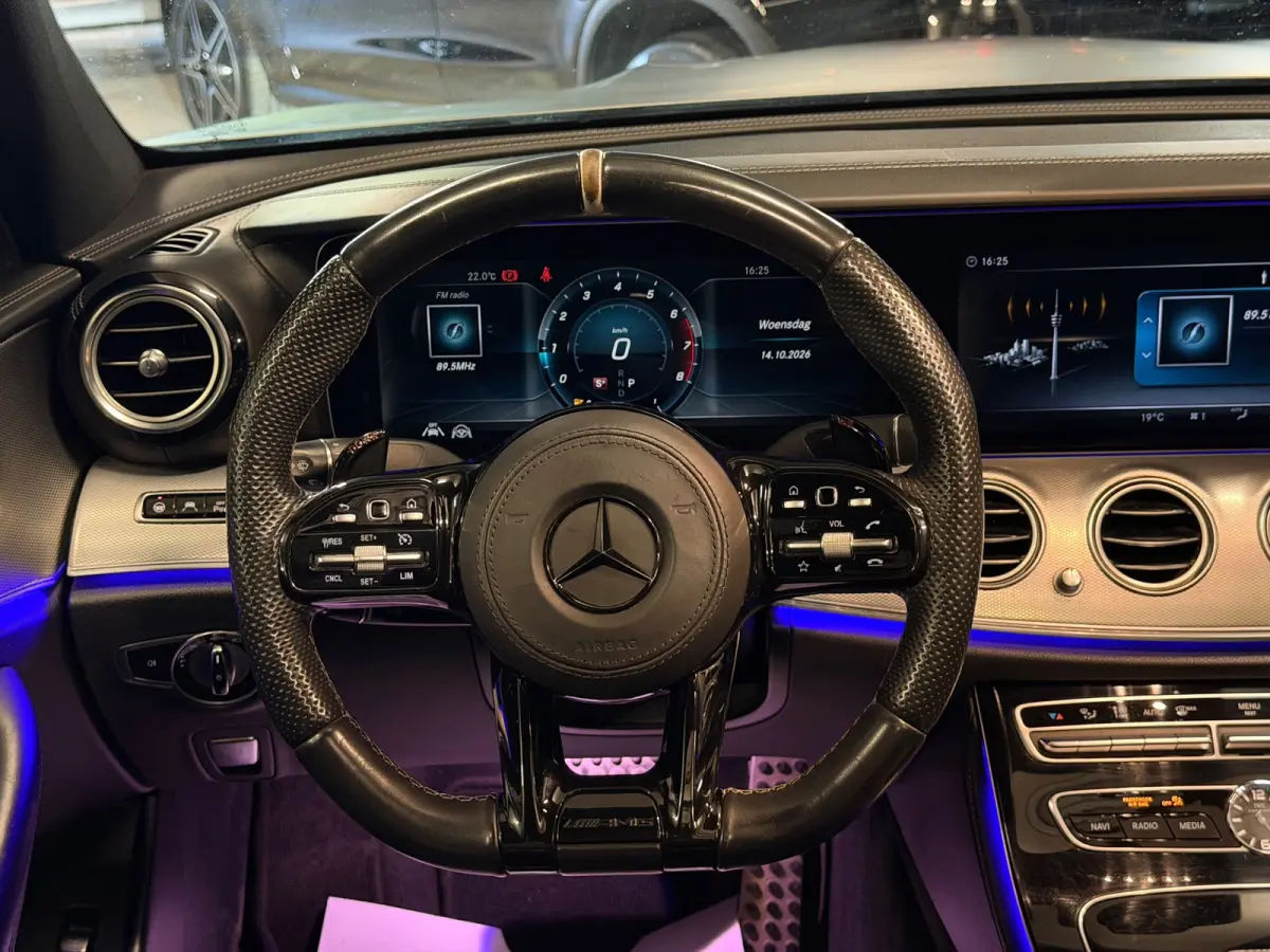 AMG 63 4MATIC Premium|PANO|MEMORY|FULL OPTIONS